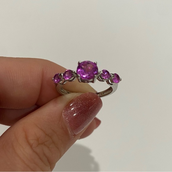 INTERGEM Pink / Purple Sapphire 5-Stone Accent Silver Plated Ring - Size 6.5 - Picture 3 of 9
